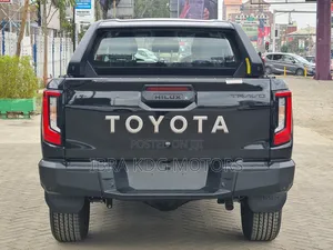 New Toyota Hilux 2026 Black