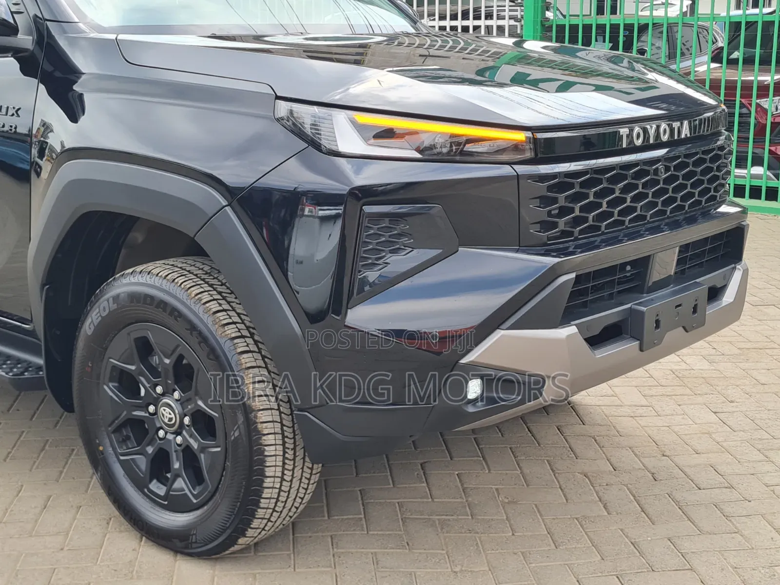 New Toyota Hilux 2026 Black