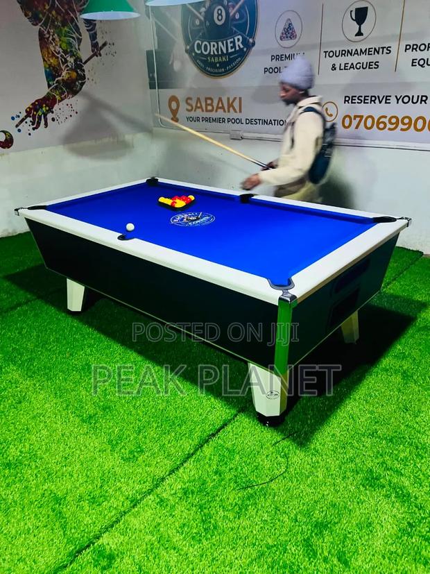 Professional South One Pool Table – Premium Finish