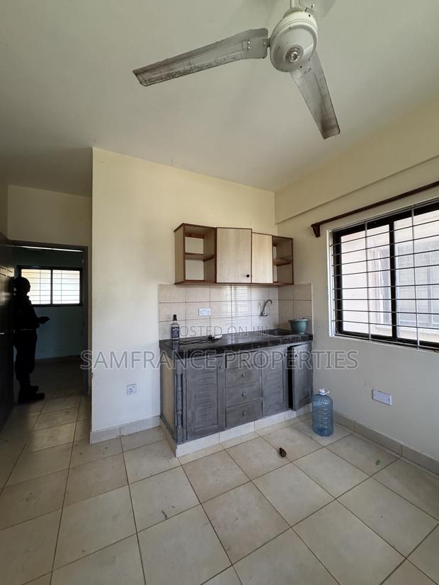 1bdrm Bedsitter in Jcc Road, Bamburi for rent - main view