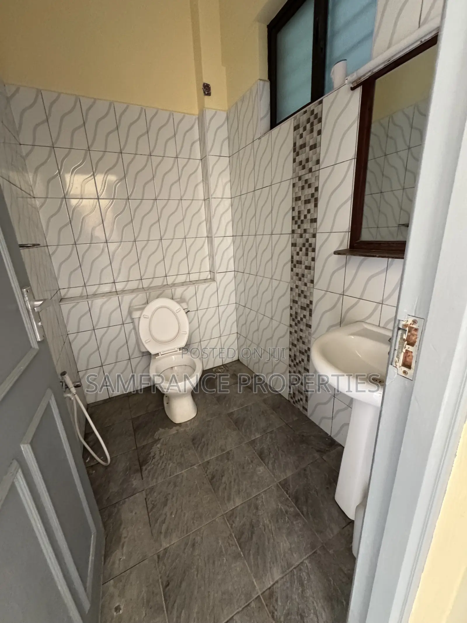 1bdrm Bedsitter in Jcc Road, Bamburi for rent