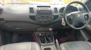 Toyota Hilux 2013 Black