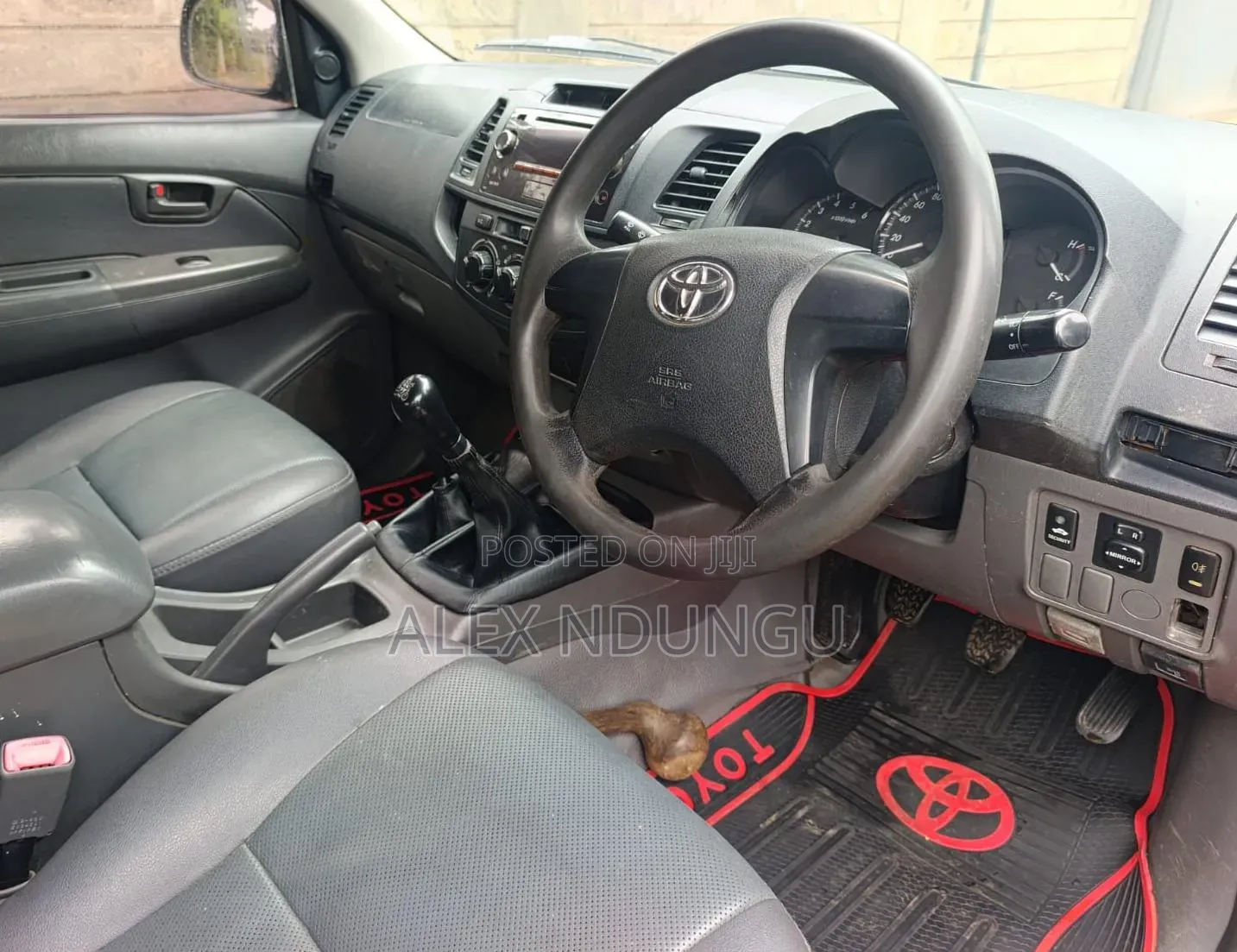 Toyota Hilux 2013 Black