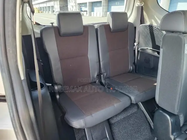 Toyota Sienta 2019 White
