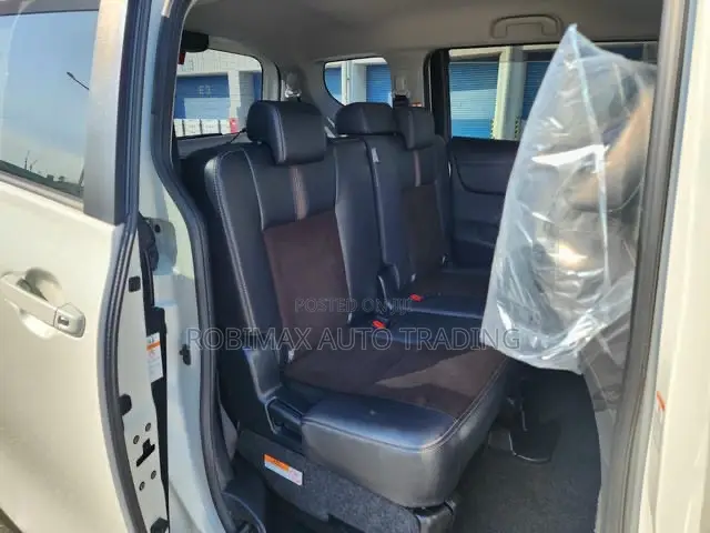 Toyota Sienta 2019 White