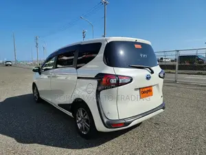 Toyota Sienta 2019 White