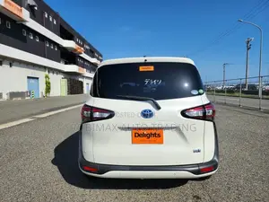 Toyota Sienta 2019 White