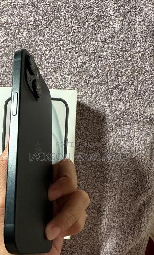 Apple iPhone 15 512 GB Black - thumbnail 4
