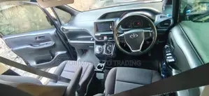 Toyota Noah 2018 Maroon