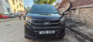 Toyota Noah 2018 Maroon
