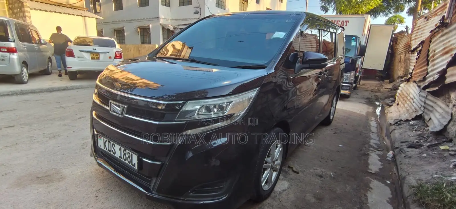 Toyota Noah 2018 Maroon