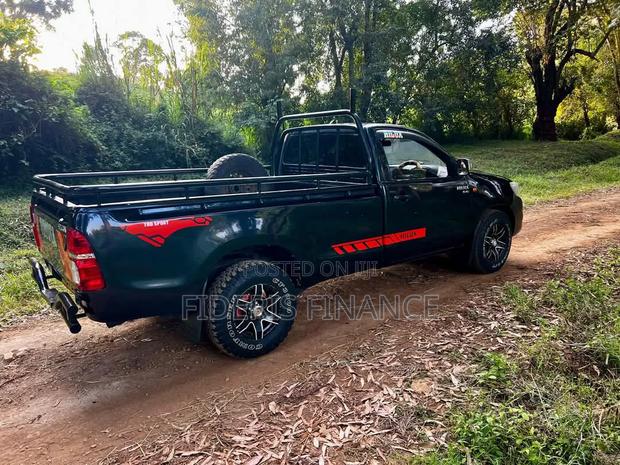 Toyota Hilux 2014 Black - thumbnail 6