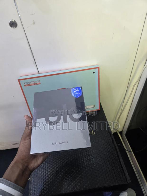 New Samsung Galaxy Z Fold4 256 GB Blue