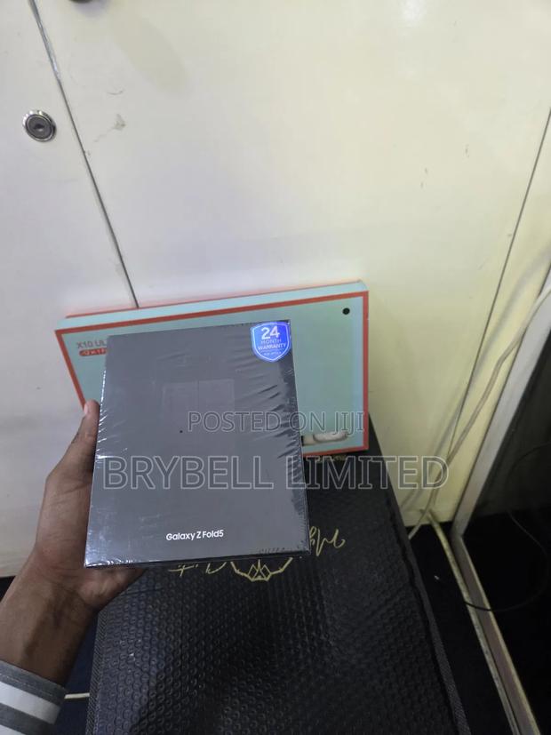 New Samsung Galaxy Z Fold 5 256 GB Blue - thumbnail 2
