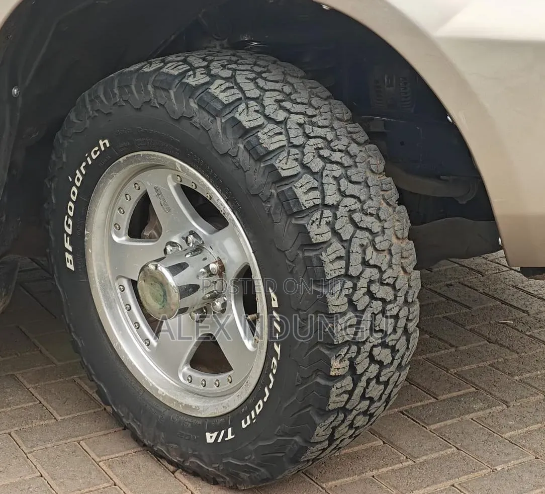 Toyota Land Cruiser Prado 2006 Gold