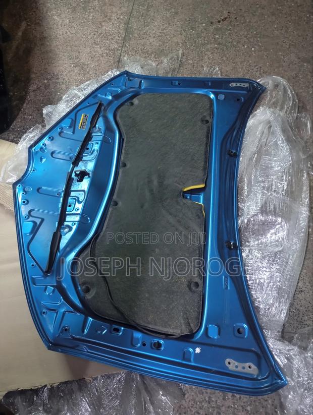 Toyota Auris 2018 Bonnet - thumbnail 2