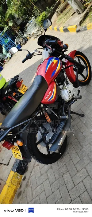 Bajaj Boxer 150 UG 2026 Red