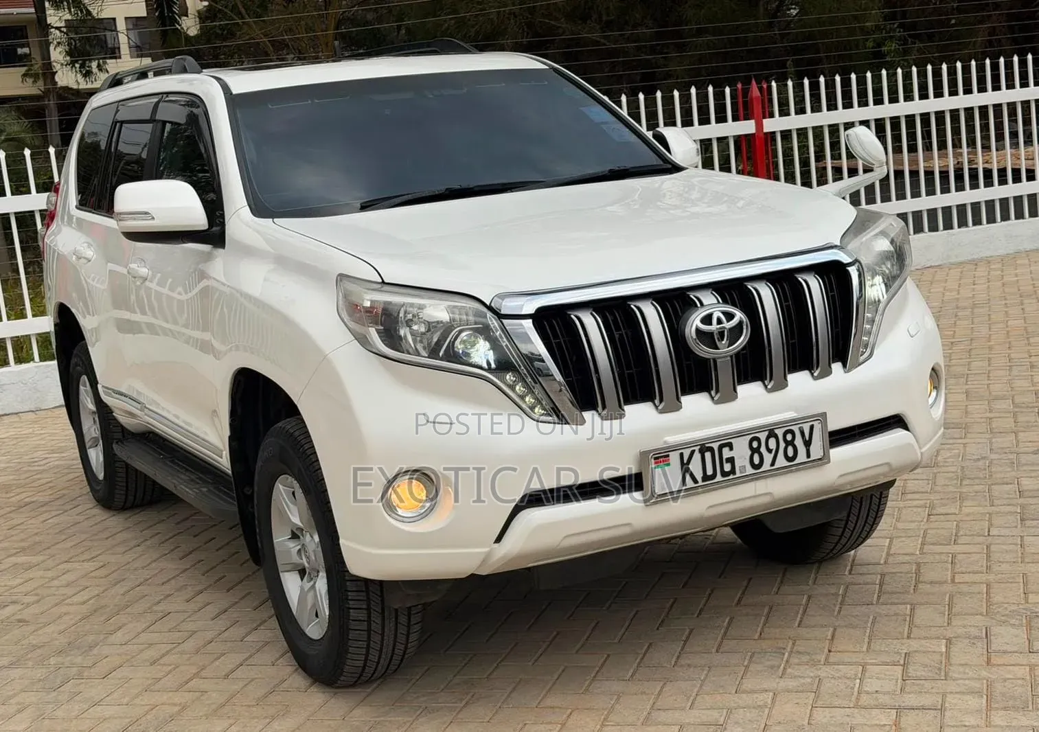 Toyota Land Cruiser 2016 Off white