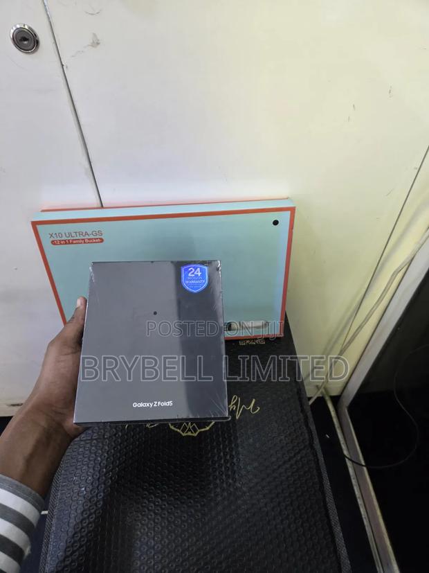 New Samsung Galaxy Z Fold 5 512 GB Black - thumbnail 3