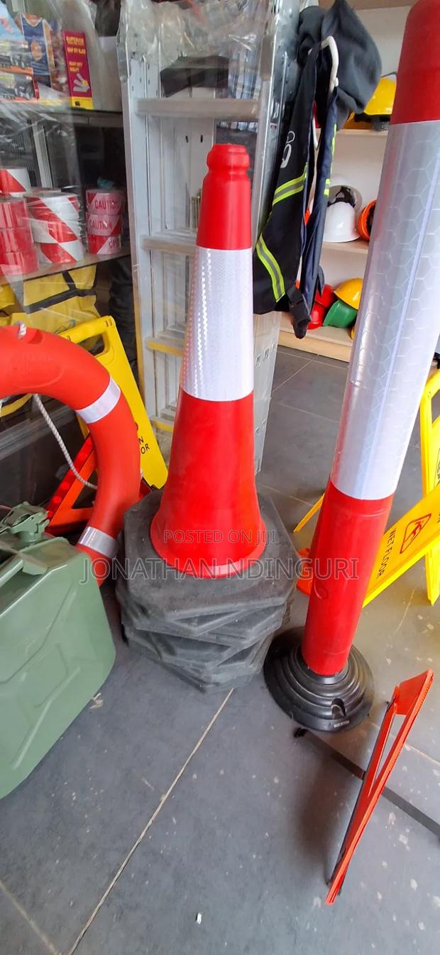 Safety Cone – Durable Traffic Control Solution - main view