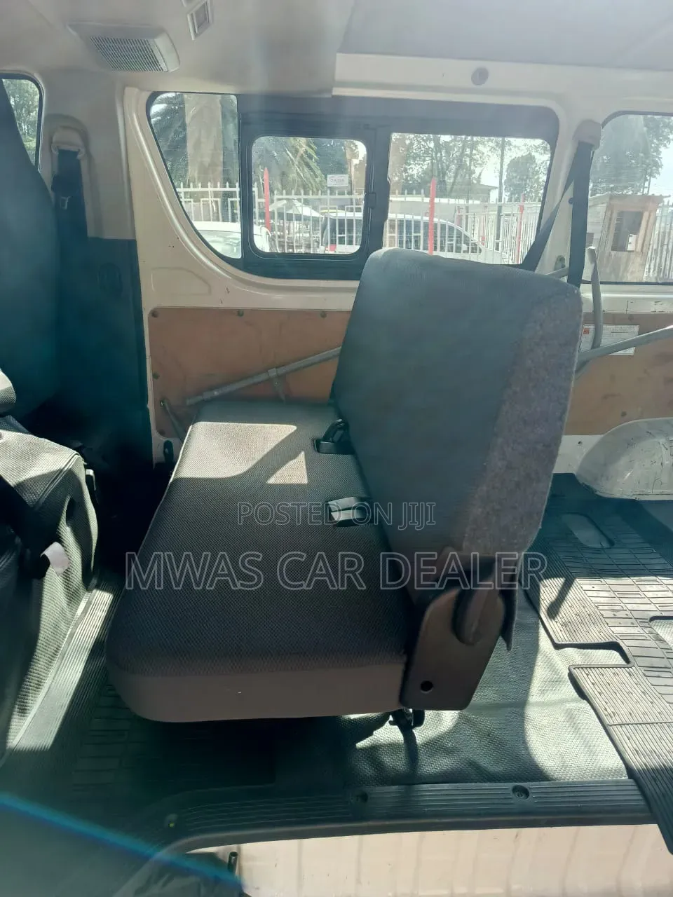 Toyota HiAce 2018 White