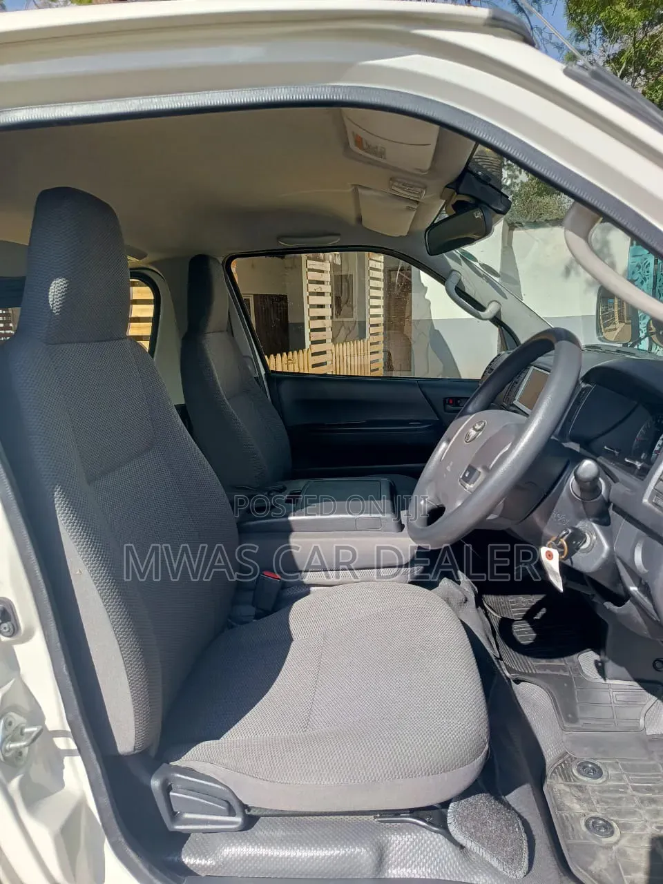 Toyota HiAce 2018 White