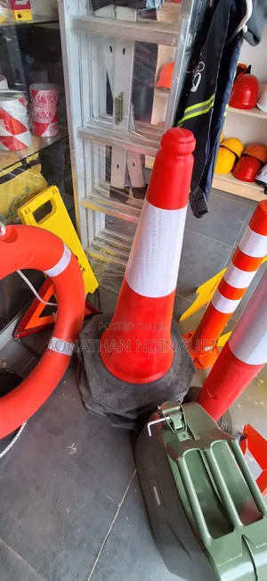 Heavy-Duty Traffic Cone – High-Visibility Safety Marker