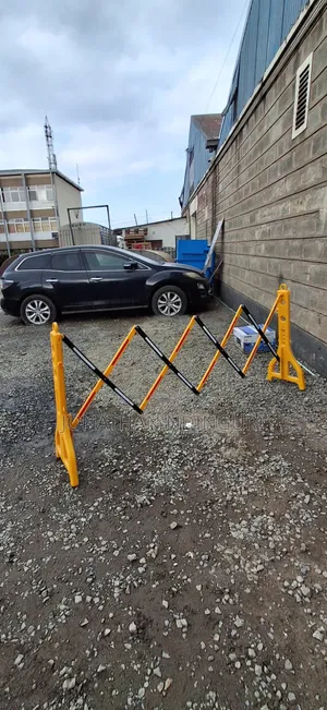 Portable Expandable Safety Barrier