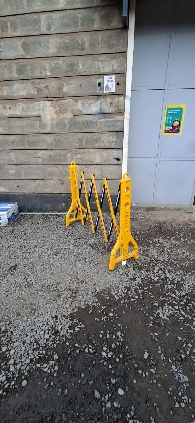 Heavy-Duty Expandable Barricade