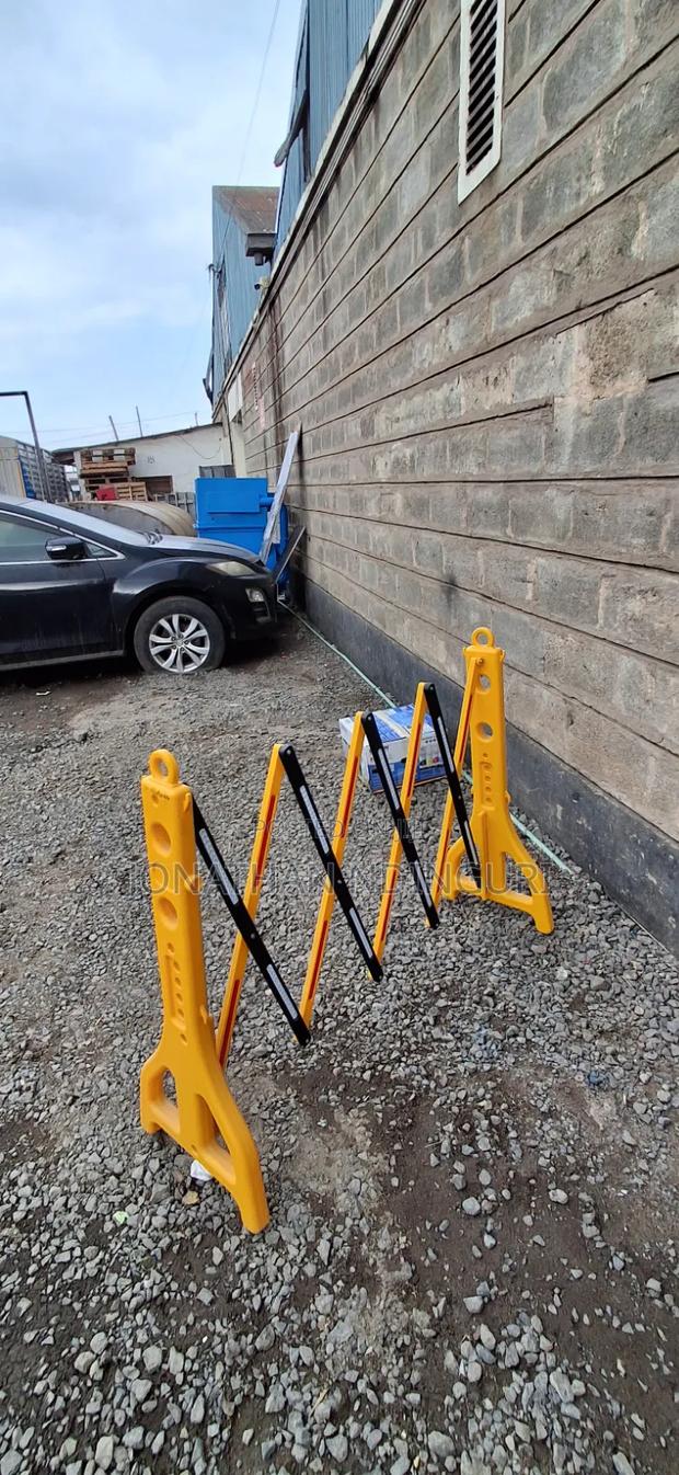 Expandable Warning Barrier – Safety Zone Divider - main view