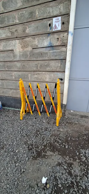 Expandable Safety Fence – High-Visibility Hazard Barrier