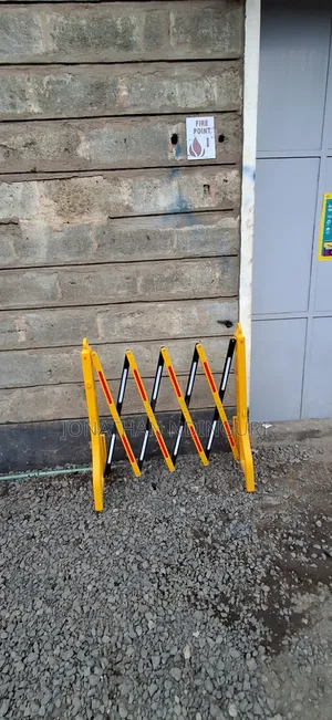 Expandable Safety Fence – High-Visibility Hazard Barrier