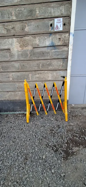 Folding Expandable Barrier – Easy Storage & Transport