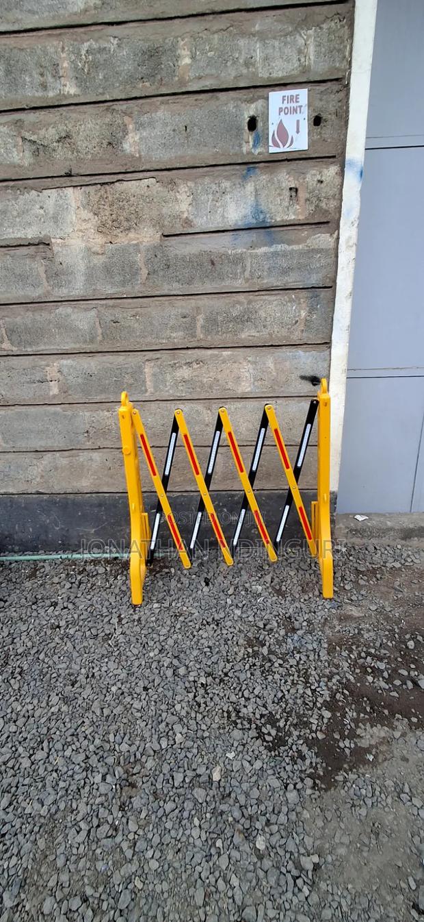 Folding Expandable Barrier – Easy Storage & Transport - main view