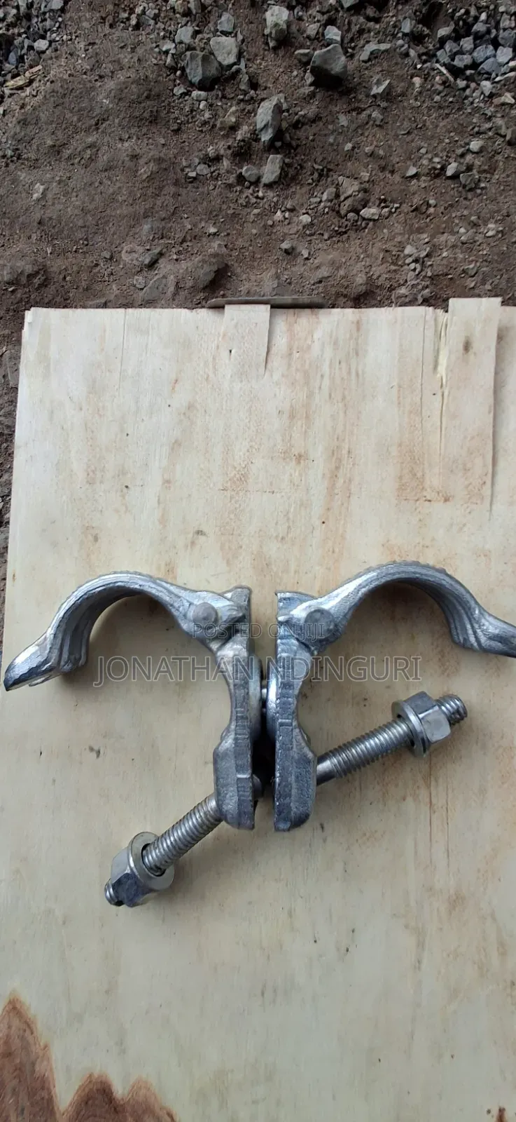 Scaffold 360° Swivel Clamp – Professional Coupler