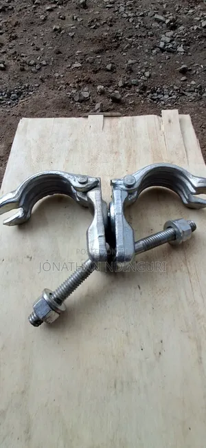 Scaffold 360° Swivel Clamp – Professional Coupler