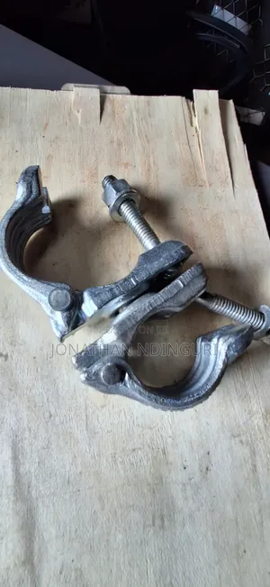 Scaffolding Clamp – 360° Rotating Pipe Coupler