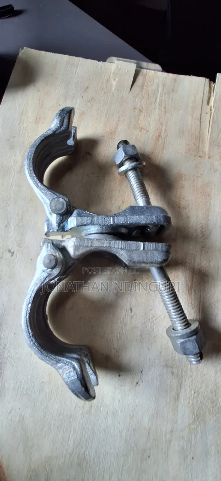 Scaffolding Clamp – 360° Rotating Pipe Coupler