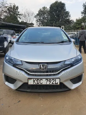 Honda Fit 5D 2013 Silver