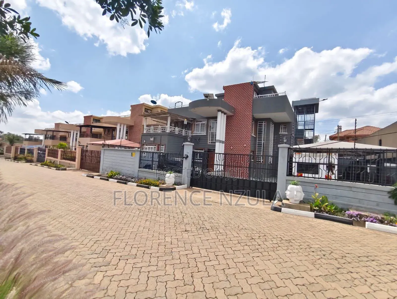 4bdrm House in Oloolua for sale