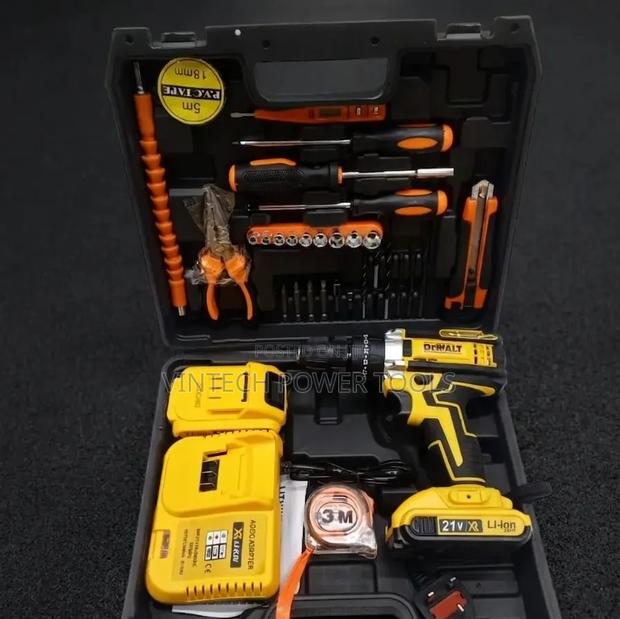 DeWalt Cordless Drill Set