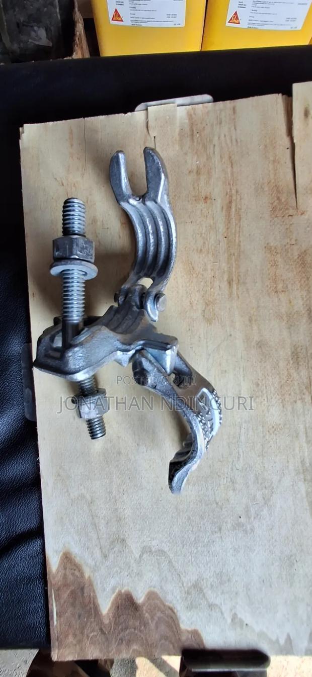 Scaffold 90° Fixed Clamp – Heavy-Duty Connector