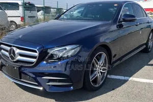 Mercedes-Benz E300 2019 Blue