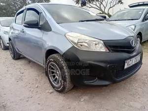 Toyota Vitz 2013 Blue