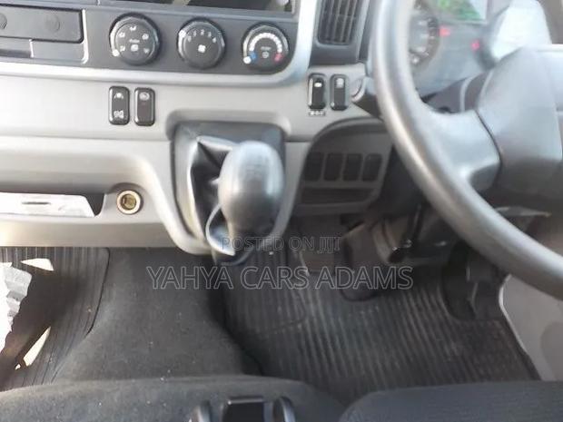 Mitsubishi Canter - thumbnail 10