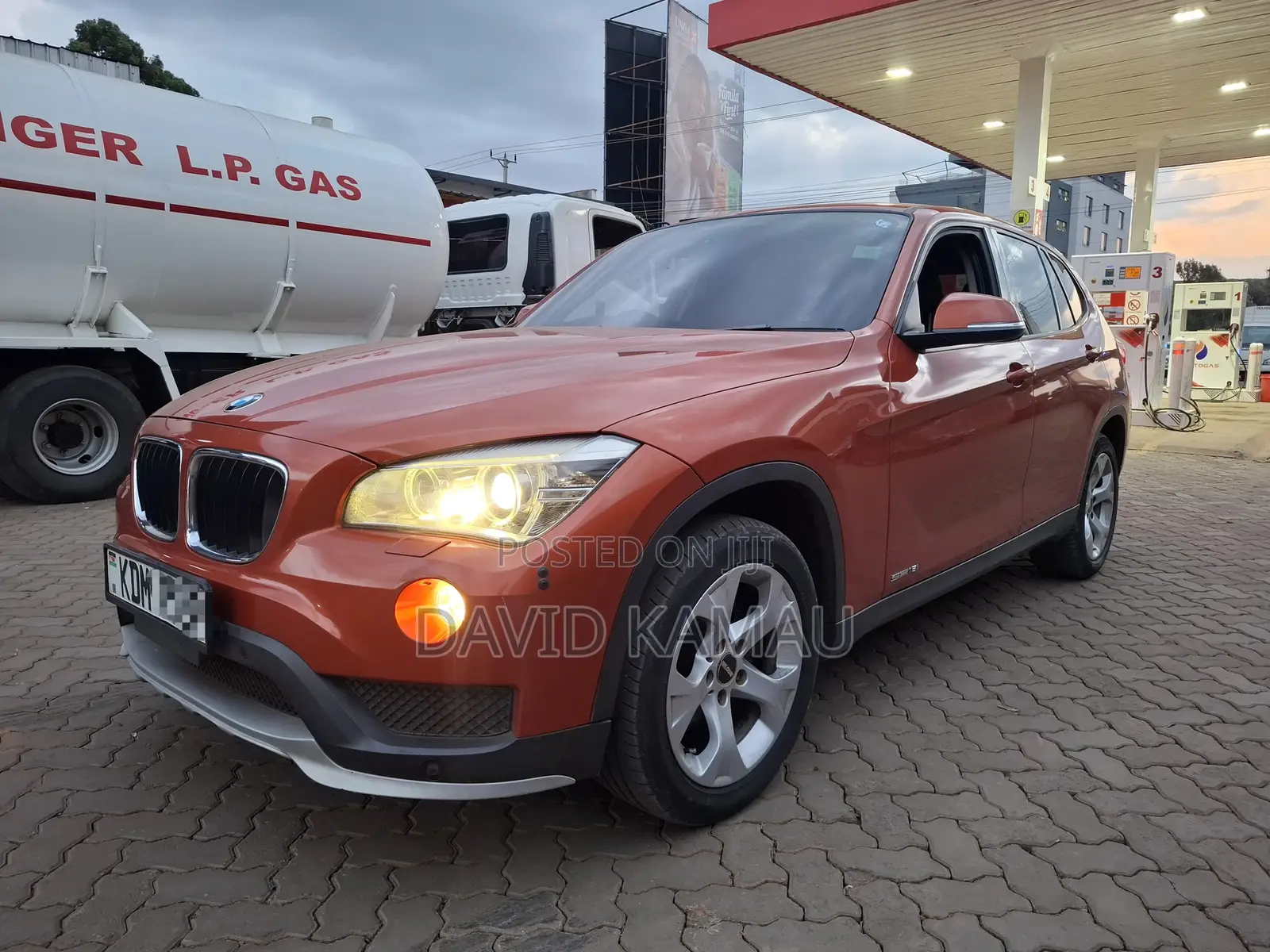 BMW X1 sDrive28i 4dr SUV (2.0L 4cyl Turbo 8A) 2015 Orange