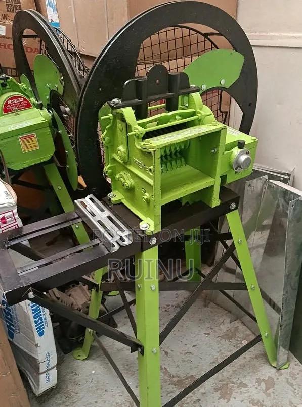 Chaff Cutter Is a Heavy-Duty Agricultural Machine - main view