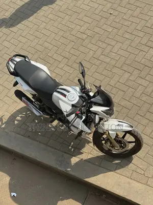 TVS Apache 180 RTR 2026 White