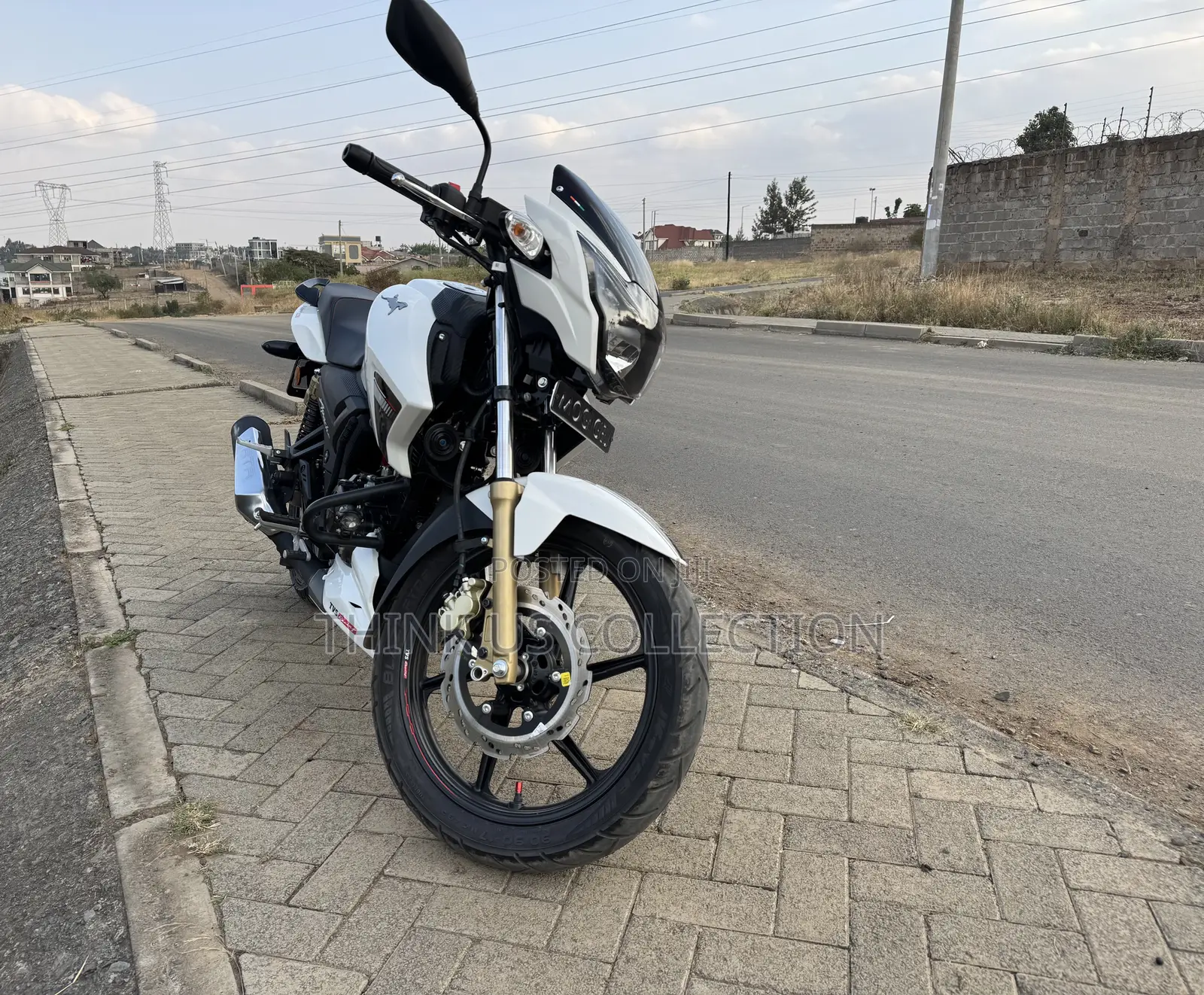 TVS Apache 180 RTR 2026 White