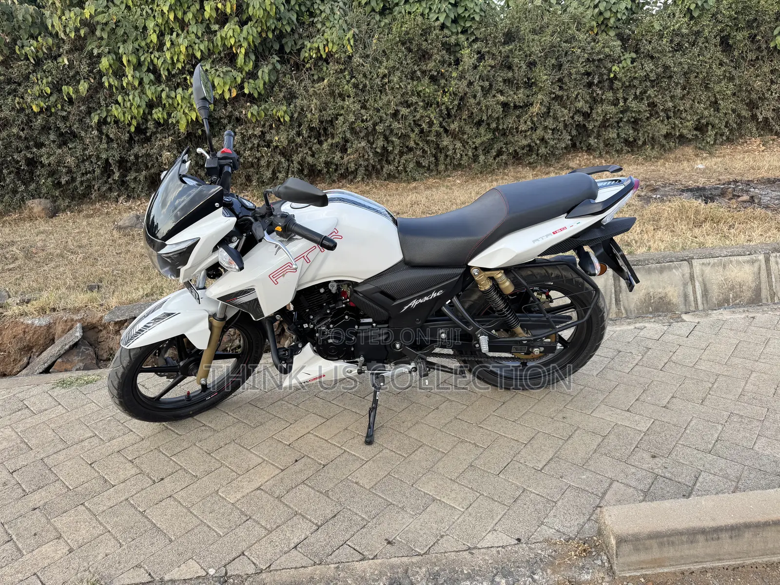 TVS Apache 180 RTR 2026 White